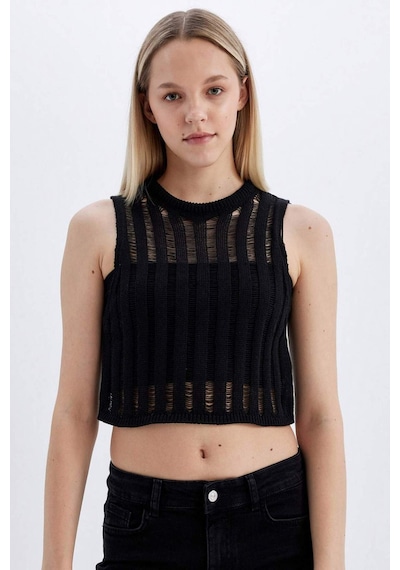 DeFacto Regular Fit Crop Bisiklet Yaka Kroşe Atlet D1982AX24SMBK56