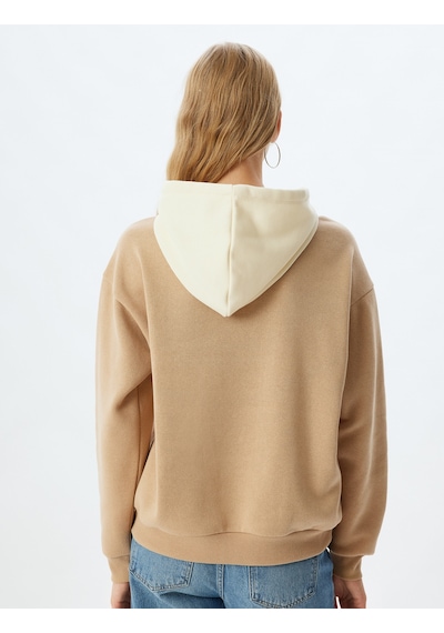 Koton Kolej Sweatshirt Kapüşonlu Baskılı Kanguru Cepli Rahat Kalıp Bej 5wal10444ık Ekru