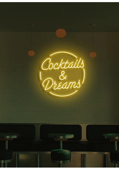 Coctails & Dreams Yazılı Neon Tabela Sarı