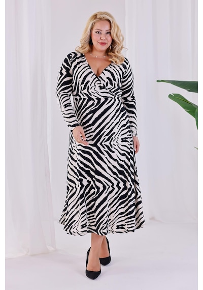 Madwilo Kadın Siyah Beyaz Zebra Desen Kruvaze Yaka Büyük Beden Esnek Maxi Elbise Siyah - Beyaz Madwilo Kadın Siyah Beyaz Zebra Desen Kruvaze Yaka Büyük Beden Esnek Maxi Elbise Siyah - Beyaz