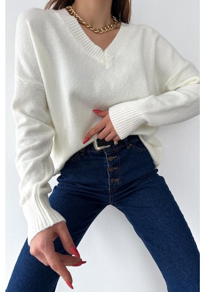 Femelle Kadın V Yaka Standart Beden Oversize Basic Triko Kazak Beyaz