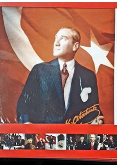 Atatürk Posteri 20 CM x 30 CM 12 Değişik Adetli Paket