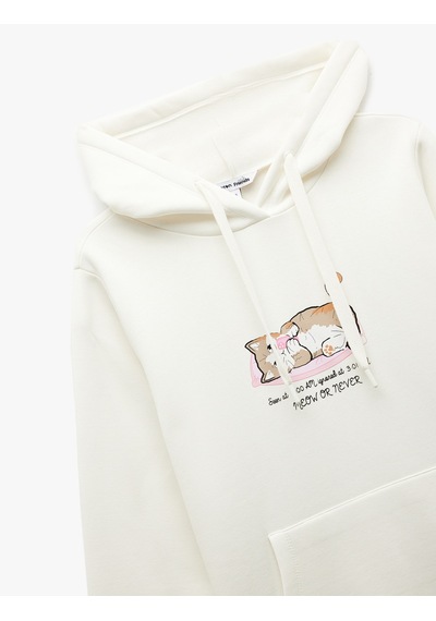 Koton Üç İplik Şardonlu Kanguru Cep Detaylı Kedi Baskılı Kapüşonlu Sweatshirt Ekru 6wal10147ık Ekru Koton Üç İplik Şardonlu Kanguru Cep Detaylı Kedi Baskılı Kapüşonlu Sweatshirt Ekru 6wal10147ık Ekru