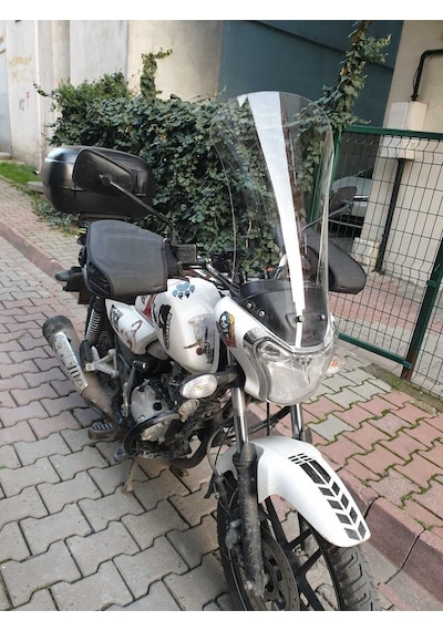 Motocam Bajaj V15 Ön Cam 2017-2018 Model 57cm Şeffaf Renkli 4mm