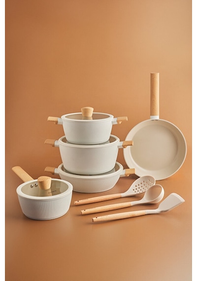 Karaca X Refika Swiss Crystal Purelıne İndüksiyon Tabanlı Servis Gereçli 12 Parça Tencere Seti Almond Cream Bej