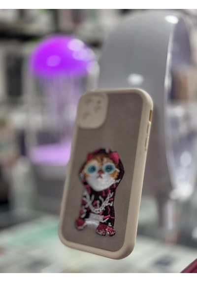 Apple Uyumlu iPhone 11 Nakış İşlemeli Arka Koruma Kılıfı