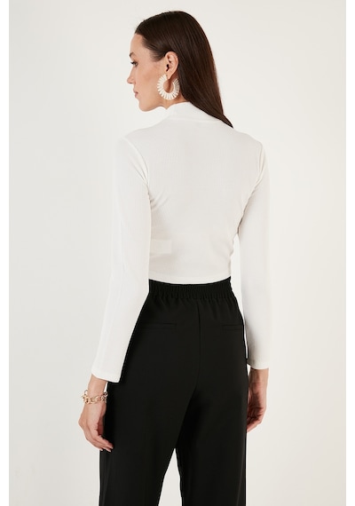 Lela Esnek Slim Fit Cut Out Pencereli Dik Yaka Crop Bayan Bluz 5865348 Beyaz Lela Esnek Slim Fit Cut Out Pencereli Dik Yaka Crop Bayan Bluz 5865348 Beyaz