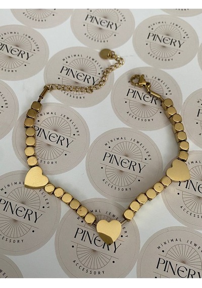 Pinery Jewels Sıralı Kalp Çelik Kararmaz Kelepçe Kadın Bileklik Altın