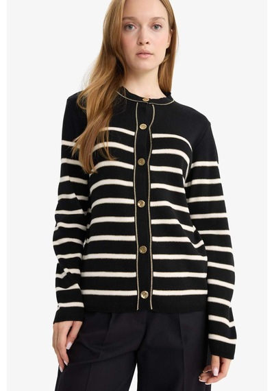 Defacto Regular Fit Bisiklet Yaka Düğmeli Çizgili Triko Hırka D5894ax25aubk81 Siyah Defacto Regular Fit Bisiklet Yaka Düğmeli Çizgili Triko Hırka D5894ax25aubk81 Siyah