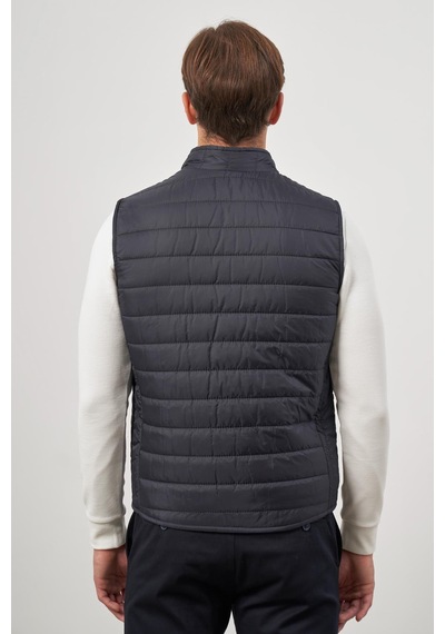 İmza Koyu Lacivert Kapitone Dik Yaka Düz Garnisiz-biyesiz Slim Fit Yelek 1009245150 Koyu Lacivert İmza Koyu Lacivert Kapitone Dik Yaka Düz Garnisiz-biyesiz Slim Fit Yelek 1009245150 Koyu Lacivert