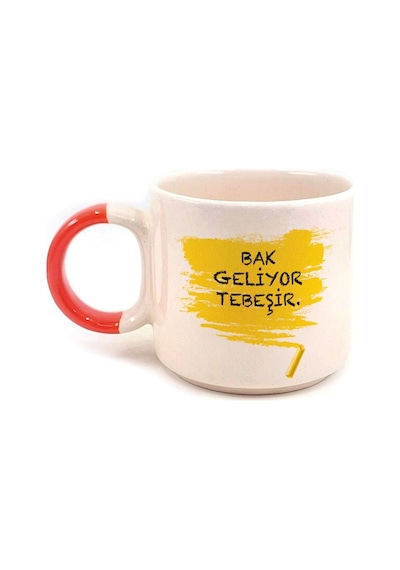 Mor Mürekkep Bak Geliyor Tebeşir Baskılı Kırmızı Kulplu P Öğretmenler Günü Kupası