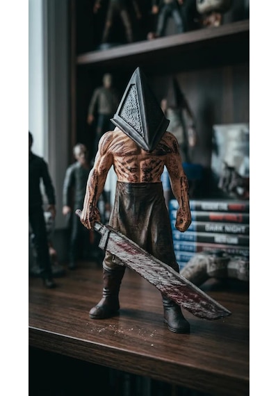 Silent Hill 2 Pyramid Head Figür Piramit Kafa Koleksiyonluk Heykel 18 Cm Dev Boy