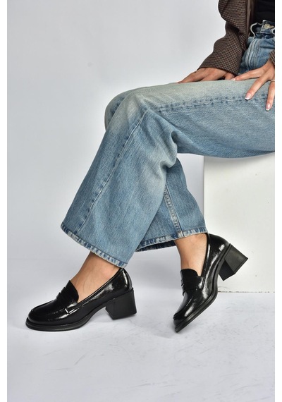 Fox Shoes T820145360 Siyah Rustik Kalın Topuklu Kadın Ayakkabı Siyah