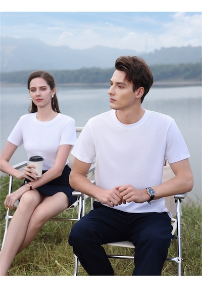 New Performance Premium Basic T-shirt %52,2 Polyester %37,1 Pamuk %3,2 Asetat Lifi %2,6 Dut İpeği %2,5 Keten %2,4 Spandeks Beyaz