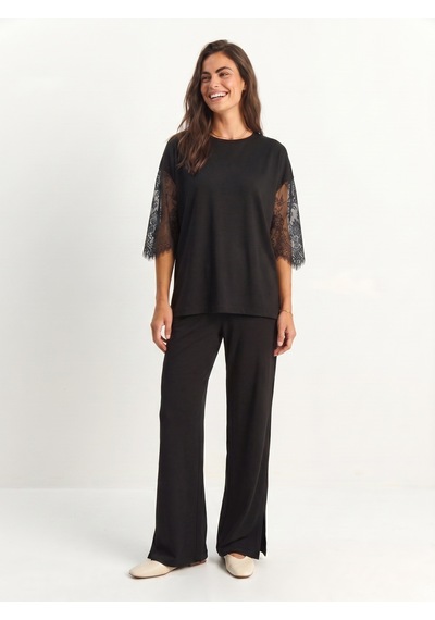 Onloox Kadın Siyah Siyah Modal Kumaş Beli Lastikli Oversize Kısa Kollu Dantel Detaylı Pantolonlu Alt Üst Takım