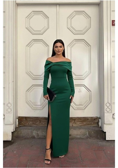 Lior Design Kadın Modern Esnek Saten Kumaş Carmen Yaka Yırtmaçlı Abiye Elbise Zümrüt