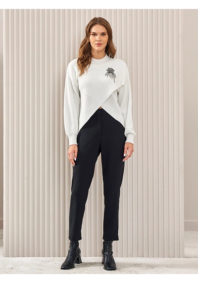 Unique Mode Minimalist Taş Detaylı Crop Kazak Siyah