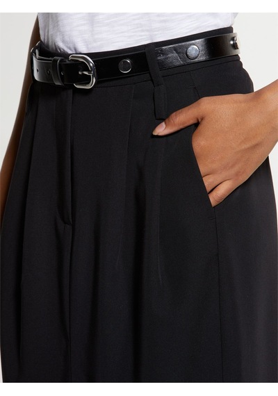 Sisley Viskoz Karışımlı Pileli Streç Pantolon Kadın Siyah Pantolon - 325a4kvxl002w