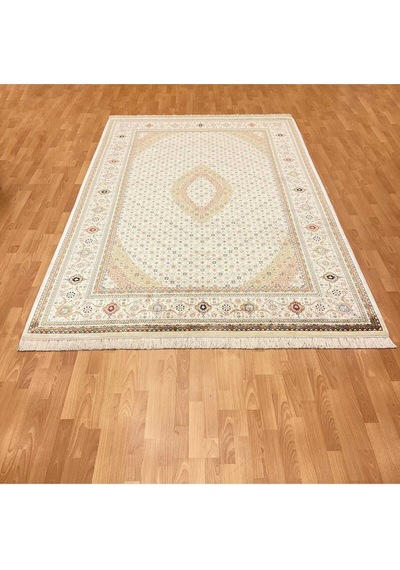 Milat 200 X 300 İpek Halı Bej