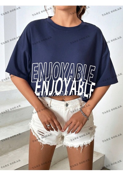 Flood Of Style Crop Ckod-232913 . Coolane Harfli Grafik Düşük Omuzlu Lacivert