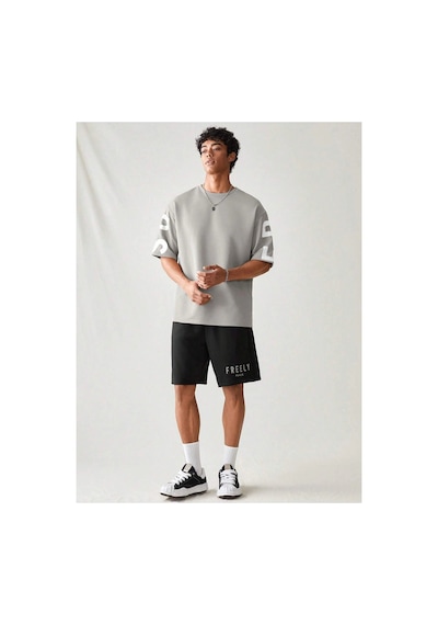 Manfinity Urbanchill Örme Rahat Baskılı Kısa Kollu Ve Şort Takımı Siyah