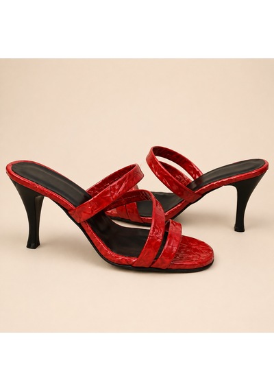 Yeo Leather Kırmızı Kırışık Rugan 3 Bantlı Kadın Sandalet 8cm İnce Topuk - Zamansız Tasarım Yeo Leather Kırmızı Kırışık Rugan 3 Bantlı Kadın Sandalet 8cm İnce Topuk - Zamansız Tasarım