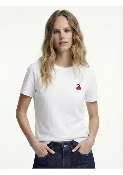 Kiraz Desenli Beyaz T-shirt