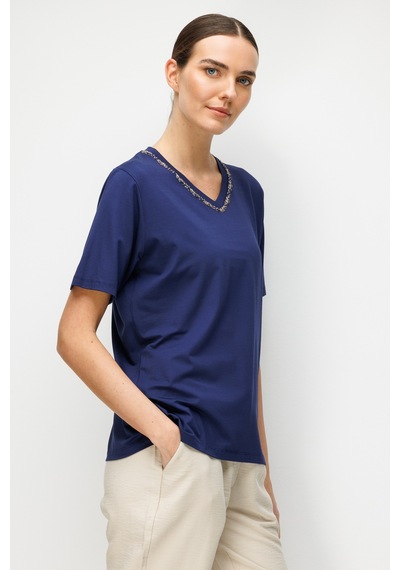 Kadın V Yaka Yaka Kenarı İşlemeli Penye T-shirt Lacivert Lacivert Kadın V Yaka Yaka Kenarı İşlemeli Penye T-shirt Lacivert Lacivert