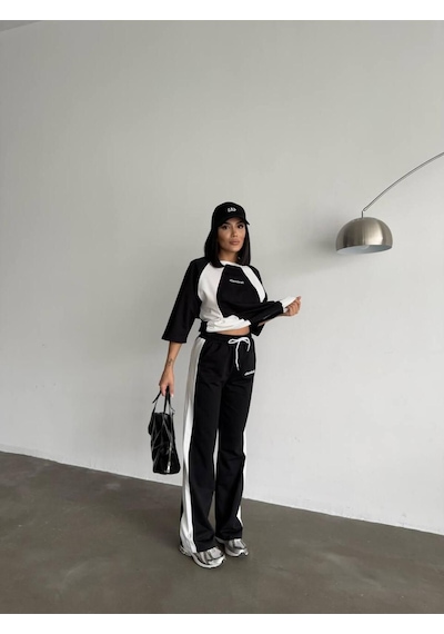 Oversize Yazı Detaylı Unisex Eşofman Takımı Yüksek Bel, Dijital Baskı, Rahat Kesim Siyah Oversize Yazı Detaylı Unisex Eşofman Takımı Yüksek Bel, Dijital Baskı, Rahat Kesim Siyah