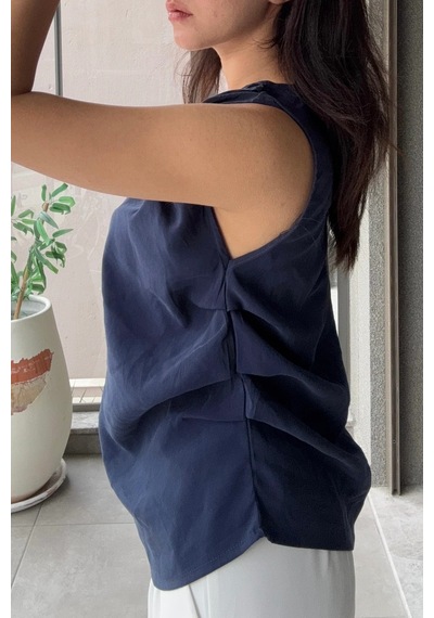 Bb Butik Basic Tasarım Dokuma Modal Kumaş Kolsuz Bluz Rahat Kalıp Modern Kadın Bluz My3535 Lacivert Bb Butik Basic Tasarım Dokuma Modal Kumaş Kolsuz Bluz Rahat Kalıp Modern Kadın Bluz My3535 Lacivert