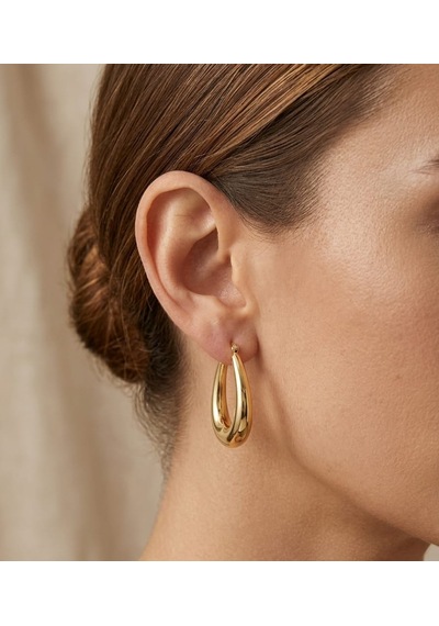 Kadın Gold Renk Oval Damla Küpe Şık Minimal Modern Tasarım Altın