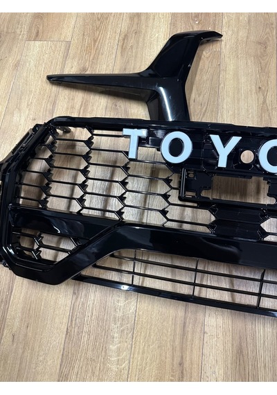 Toyota Hılux Revo Gr Panjur Kameralı Tip 2025-2026