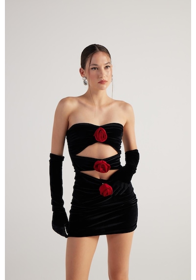 Holly Lolly Gül Detaylı Eldivenli Straplez Mini Kadife Samara Elbise Siyah