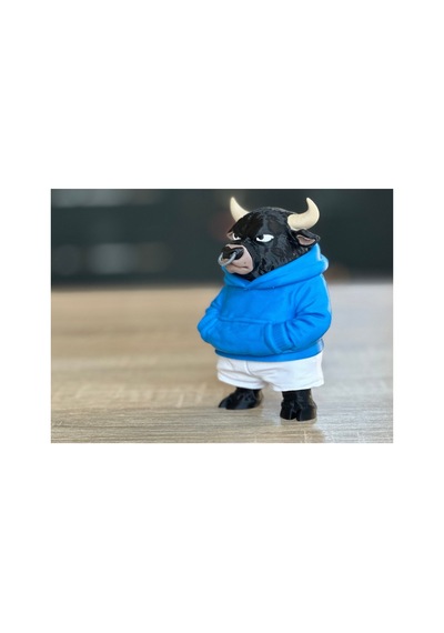 Kapüşonlu Boğa Figürü 10cm