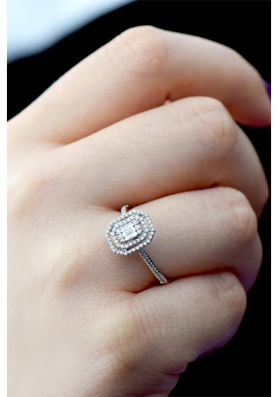 0.45 Ct Modern Tasarım Baget Kare Tektaş Yüzük