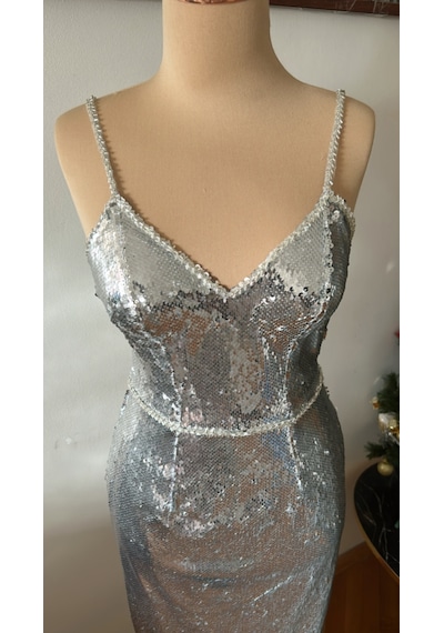Chica Rosa Fashion Gümüş Pullu Askılı Midi Elbise