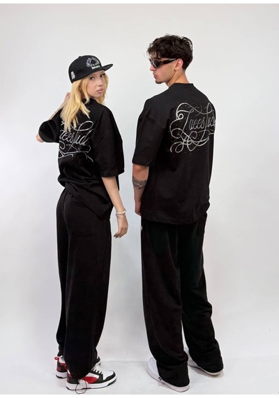 Zaee Signature Oversize Taş İşlemeli Tişört Siyah