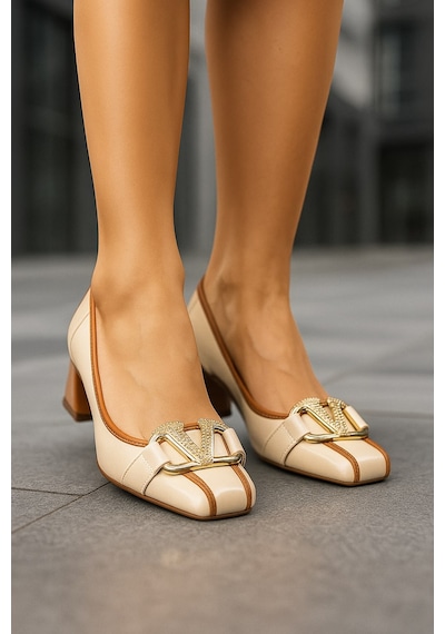 Günlük Kadın Loafer Topuklu V Tokalı Ve Dikiş Detaylı Küt Burunlu Ayakkabı 6001 Bej Taba Rugan Günlük Kadın Loafer Topuklu V Tokalı Ve Dikiş Detaylı Küt Burunlu Ayakkabı 6001 Bej Taba Rugan