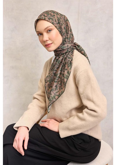 Silk Home Pamuk Polyester Soft Eşarp Sütlü Kahve Çiçek Desenli Kaymaz Dokulu 90x90 Çok Renkli