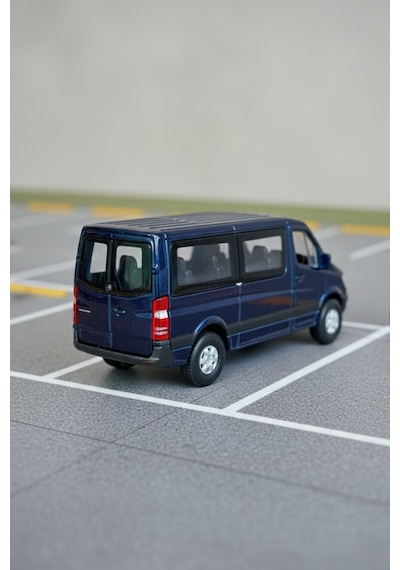Beyaz 1:43 Ölçek Die Cast Kapıları Açılır Lisanslı Mercedes Sprinter Oyuncak Metal Model Araba Çok Renkli