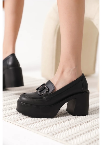 Trendella Siyah Gümüş Tokalı Kadın Loafer Tr17ms03d Beyaz