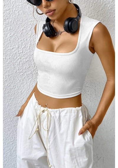 Angbutik Kadın Beyaz Kare Yaka Kalınlaşan Omuz Detaylı Crop Top Bluz