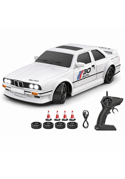 Oyuncak Bmw E30 Drift Araba 4x4 Uzaktan Kumandalı Araba 2.4ghz Şarjlı Led Işıklı 15 Km Hız Araba Beyaz