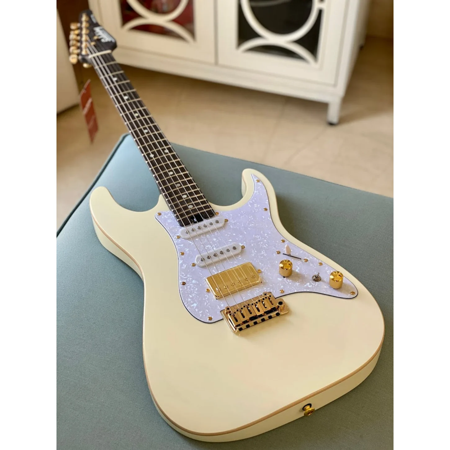 Soloking Ms-1 Classic Flat Top İn Vintage White With One Piece Rosewood Neck Special Run W/gigbag