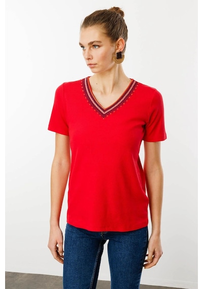 Desen Triko Kadın V Yaka Yakası Nakış İşlemeli Pamuklu T-shirt 25758 Kırmızı Kırmızı