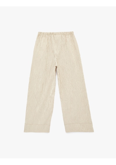Koton Beli Bağcıklı Viskon Karışımlı Geniş Paça Pantolon Kahverengi Çizgili 6sal40083ıw Koton Beli Bağcıklı Viskon Karışımlı Geniş Paça Pantolon Kahverengi Çizgili 6sal40083ıw
