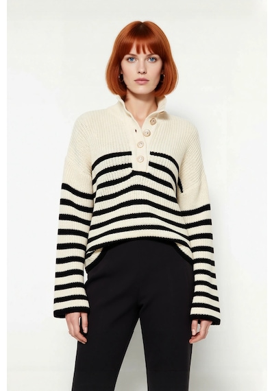 Ersefa Kadın Basic Çizgili Oversize Dik Yaka Triko Kazak Uzun Kollu Crop Ekru Ersefa Kadın Basic Çizgili Oversize Dik Yaka Triko Kazak Uzun Kollu Crop Ekru