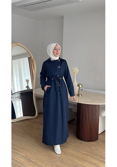 Esra Butik78 Şık Kesim Astarlı Trençkot Kendi Kumaşından Kemerli Tesettür Model Lacivert Esra Butik78 Şık Kesim Astarlı Trençkot Kendi Kumaşından Kemerli Tesettür Model Lacivert