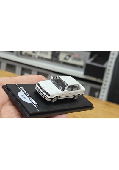 1/64 Bmw E30 Beyaz - Collector Edition 50 Years Bmw 3 Series
