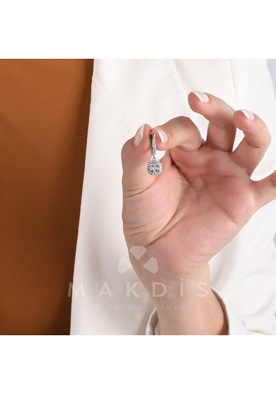 0.90 Karat Fantezi Pırlanta Küpe - Hrd Sertifikalı
